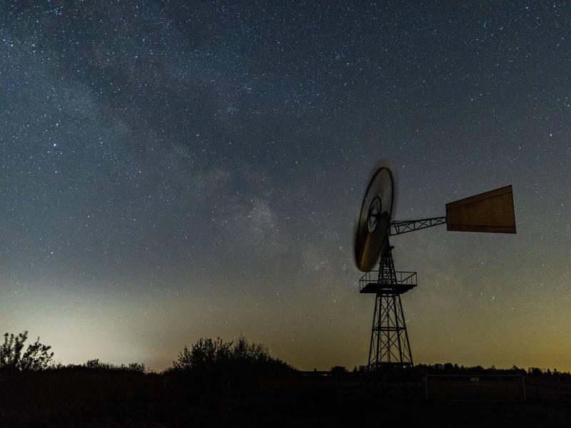 molen reid om e krite nacht met melkweg